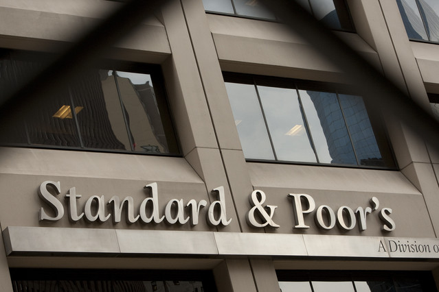 S&P downgrades Russia