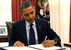 obama_signing_executive_order_ memorandum