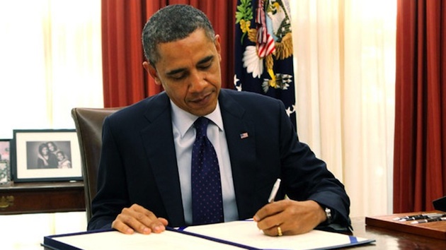 obama_signing_executive_order_ memorandum