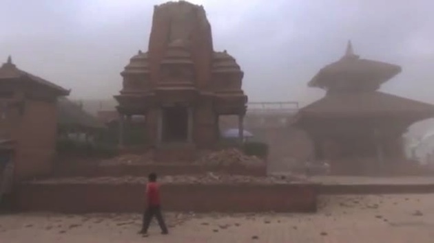 nepal-earthquake-cellphone-footage