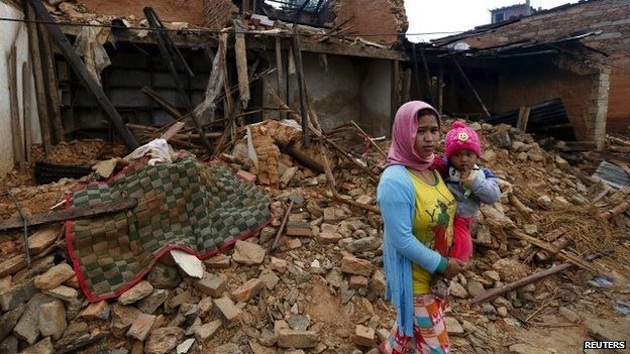 nepal-earthquake-woman