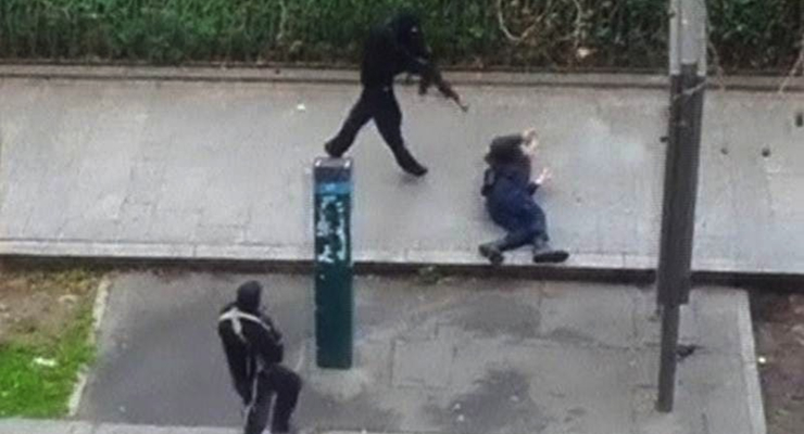 Charlie-Hebdo-terrorists-killing-Paris-cop