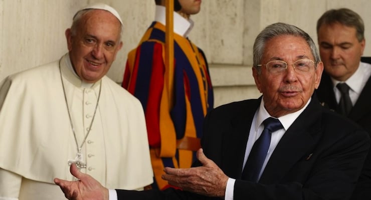 Pope-Francis-Raul-Castro