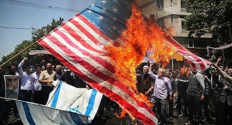 Tehran-Iran-burn-flags