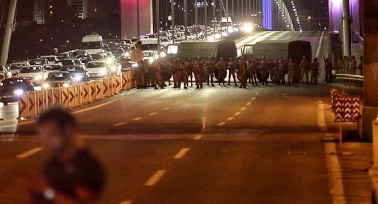 Soldiers from the Turkish military in a barricade.