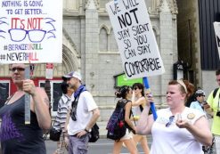 Supporters of Sen. Bernie Sanders protest against Hillary Clinton and the DNC outside the Democratic National Convention in Philadelphia. (Photo: Stephen Melkisethian/Flickr/Creative Commons)