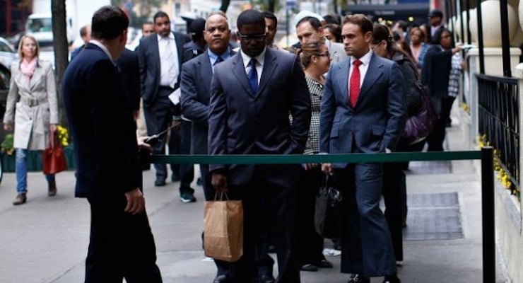 Job seekers navigate through a better labor market but still teetering economy. (Photo: REUTERS)