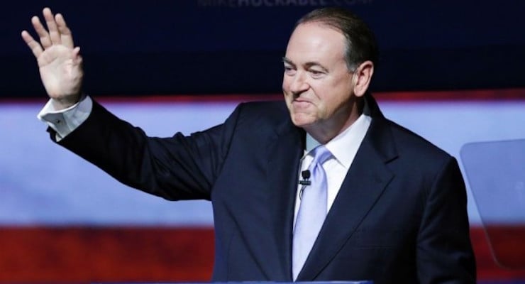 Former Arkansas Gov. Mike Huckabee waves to supporters in Hope, Ark, on May 5, 2015. (Photo: AP)