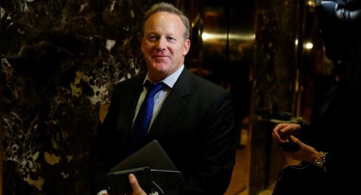 The former Chief Strategist & Communications Director for the Republican National Committee Sean Spicer arrives in the lobby of Republican president-elect Donald Trump's Trump Tower in New York, New York, U.S. November 14, 2016. (Photo: Reuters)