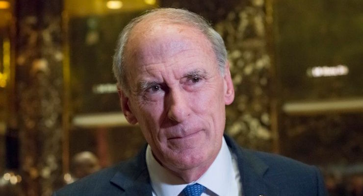 United States Senator Dan Coats (Republican of Indiana) speaks briefly with the press following his meeting with US President-elect Donald Trump, at Trump Tower in New York, New York, USA on November 30, 2016. (Photo: AP)