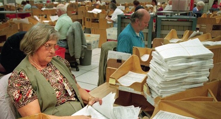 Employee at the Internal Revenue Service (IRS). (Photo: AP)