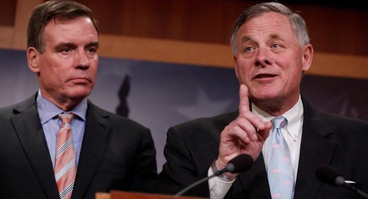 Senate Intelligence Committee Chairman Sen. Richard Burr [R}, accompanied by Senator Mark Warner, vice chairman of the committee, speaks at a news conference to discuss their probe of Russian interference in the 2016 election on Capitol Hill in Washington, 29 March 2017. (Photo: Reuters)