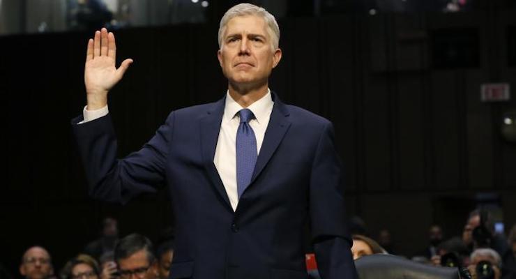 U.S. Supreme Court nominee judge Neil Gorsuch is sworn in to testify at his Senate Judiciary Committee confirmation hearing on Capitol Hill in Washington, U.S., March 20, 2017. (Photo: Reuters)