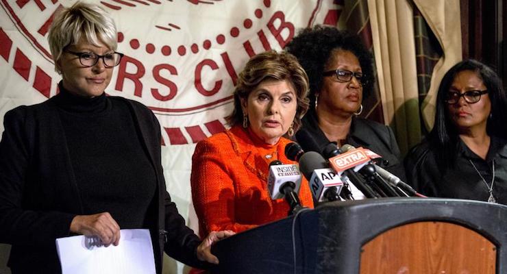 Attorney Gloria Allred, center, speaks during a news conference with women accusing comedian Bill Cosby of sexual misconduct, in New York August 20. (Photo: Reuters)
