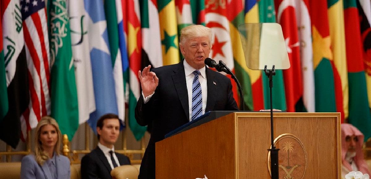 President Donald Trump delivers a speech to the Arab Islamic American Summit on May 21, 2017. (Photo: Reuters)