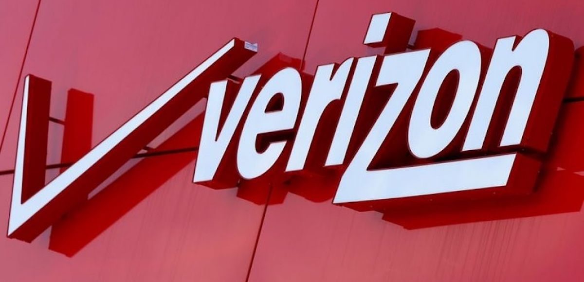 The logo of Verizon is seen at a retail store in San Diego, California April 21, 2016. (Photo: AP)
