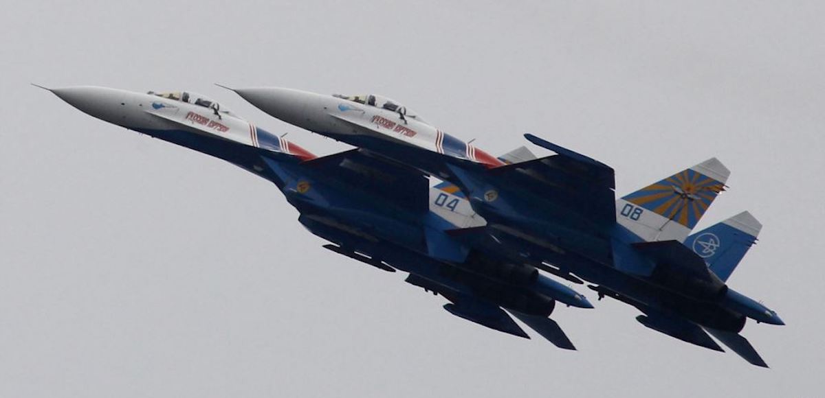 Russian air force Su-27 jet fighters perform at an air show outside Moscow in 2011. (Photo: Reuters)