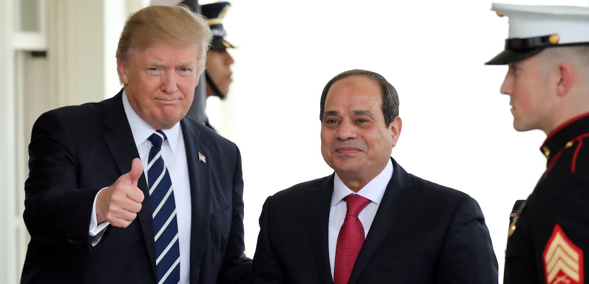 U.S. President Donald Trump welcomes Egypt's President Abdel Fattah al-Sisi at the White House in Washington, U.S., April 3, 2017. (Photo: Reuters)