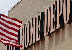 A flag waves in the wind in front of the Home Depot Inc. store location in Evanston, Illinois, on May 19, 2014. (Photo: Reuters)