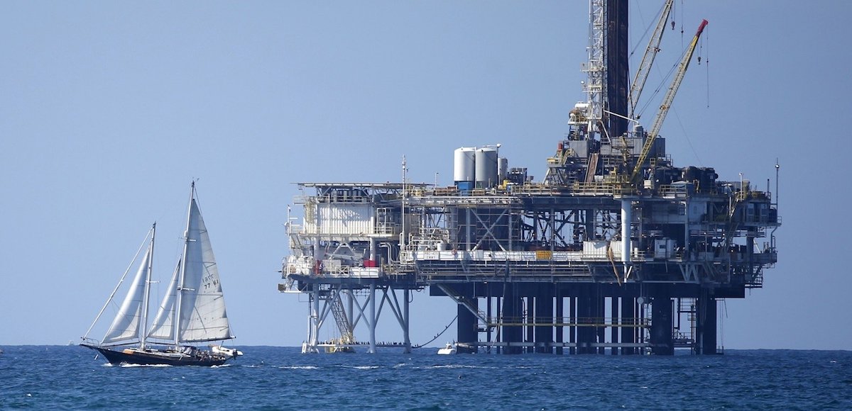 An offshore oil platform is seen in Huntington Beach, California September 28, 2014. (Photo: Reuters)