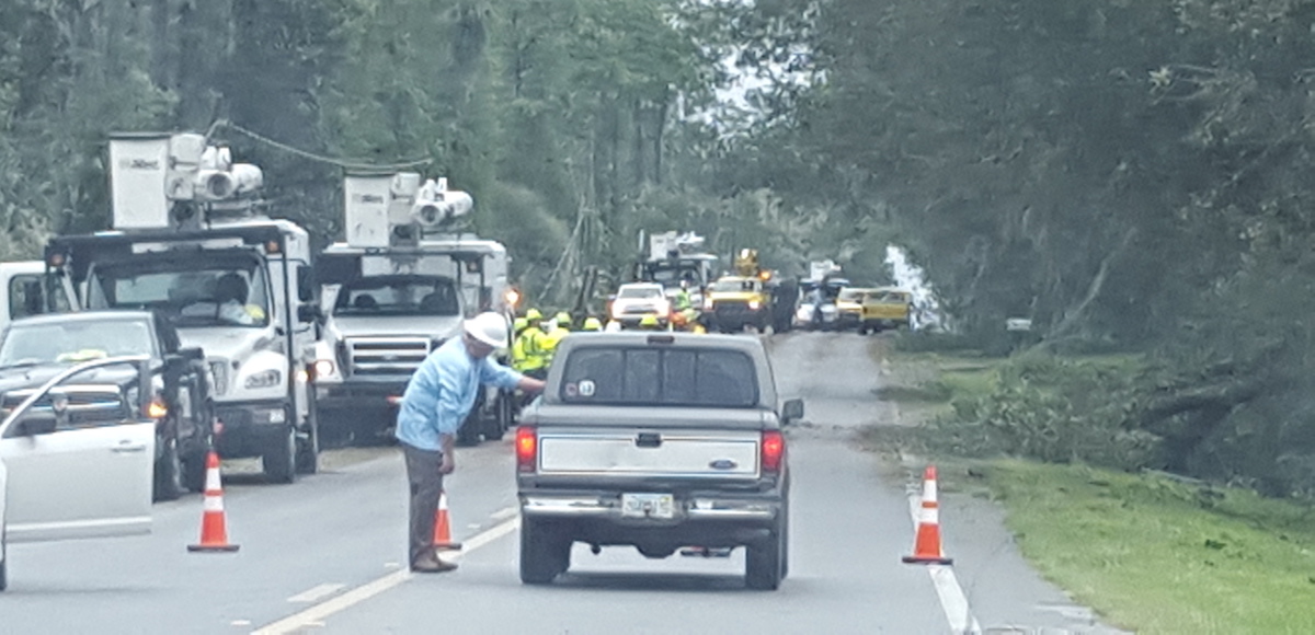 Gainesville Regional Utilities (GRU) work to restore power in the aftermath of Hurricane Irma on 39th Avenue in Gainesville, Florida on Monday September 11, 2017. (Photo: People's Pundit Daily)