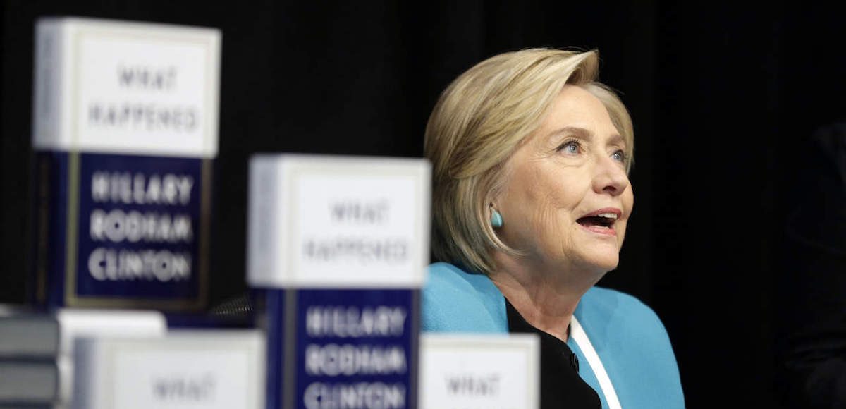 Former U.S. Secretary of State Hillary Clinton signs copies of her new book 'What Happened' at a book signing in Barnes and Noble bookstore on September 12, 2017 in New York City, NY, USA. (Photo: AP)