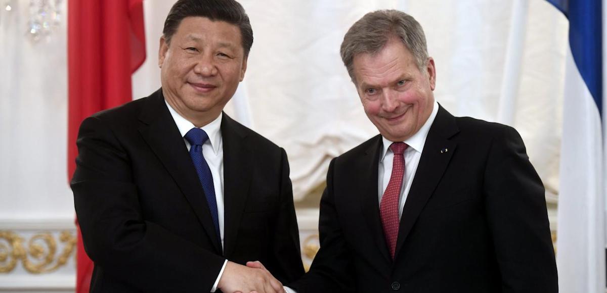 China's President Xi Jinping and Finland's President Sauli Niinisto shake hands during the signing ceremony at the Presidential Palace in Helsinki, Finland April 5, 2017. (Photo: Reuters)