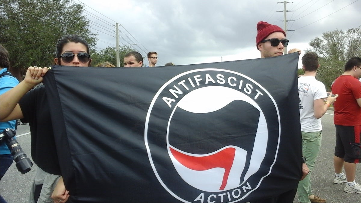 Antifa, left, protesting Richard Spencer speaking at the University of Florida (UF) during a Hull Road march in Gainesville, Florida on October 19, 2017. (Photo: People's Pundit Daily)