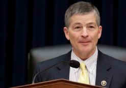 Chairman of the House Financial Services Committee Jeb Hensarling, R-Texas, questions Security Exchange Commission (SEC) Chairwoman Mary Jo White during a hearing in Washington, U.S., November 15, 2016. (Photo: Reuters)