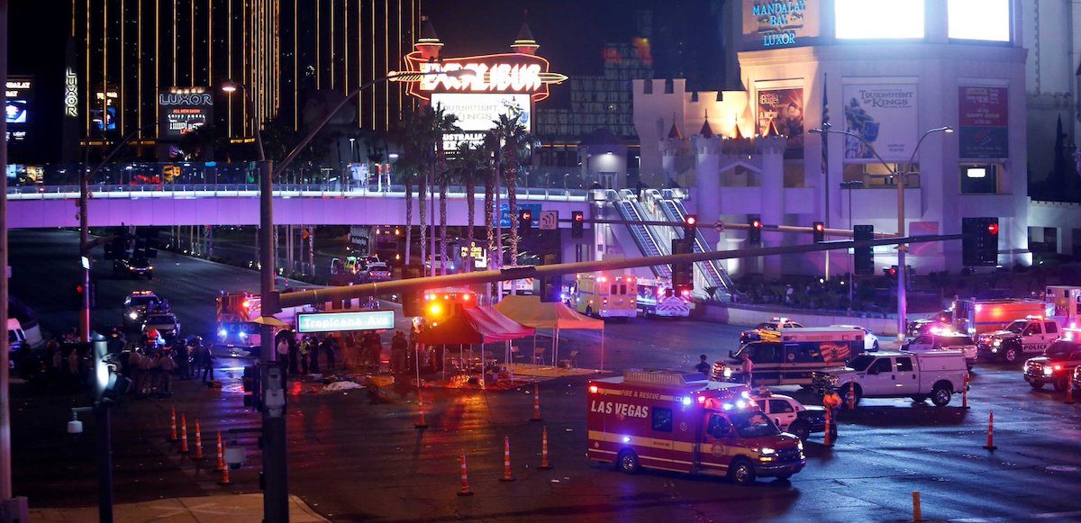 Police respond to a mass shooting at Mandalay Bay in Las Vegas, Nevada on October 2, 2017. (Photo: Reuters)