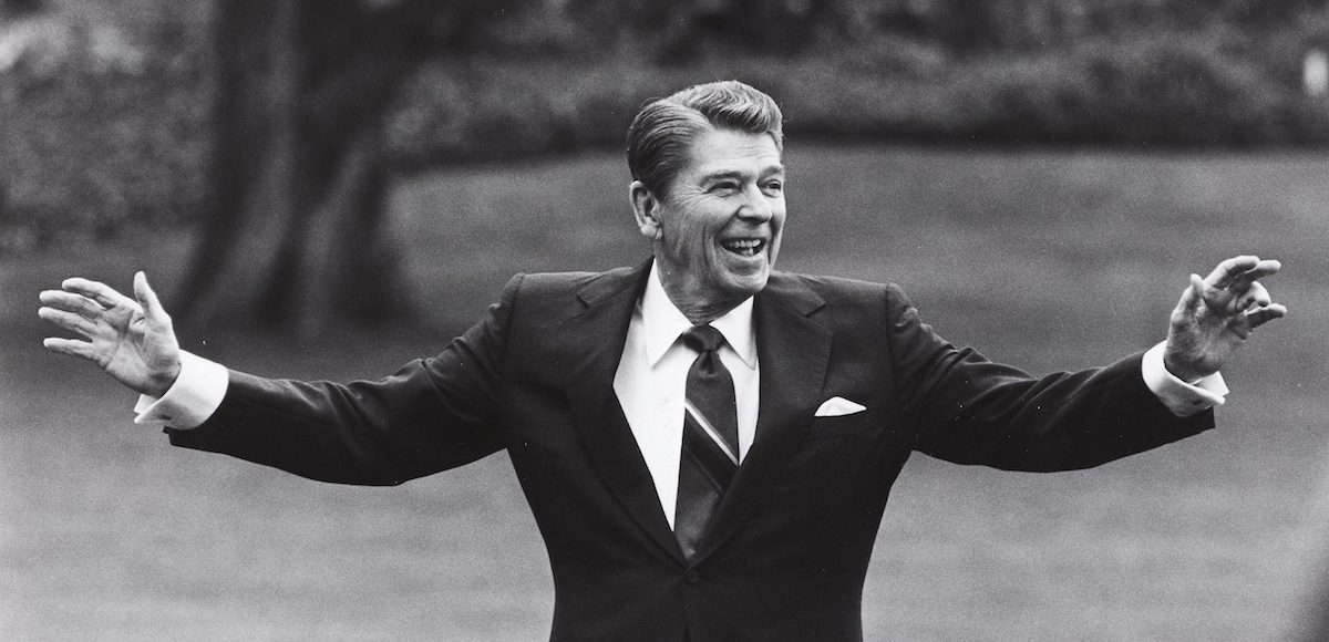 President Ronald Reagan waving to well-wishers on the south lawn of the White House on April 25, 1986. (Photo: Reuters)
