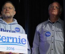 Ben Cohen, right, and Jerry Greenfield, left, at a rally for socialist Vermont Senator Bernie Sanders in Exeter, N.H., February 2016. (Photo: Reuters)