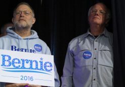 Ben Cohen, right, and Jerry Greenfield, left, at a rally for socialist Vermont Senator Bernie Sanders in Exeter, N.H., February 2016. (Photo: Reuters)