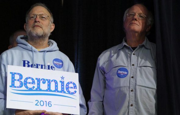 Ben Cohen, right, and Jerry Greenfield, left, at a rally for socialist Vermont Senator Bernie Sanders in Exeter, N.H., February 2016. (Photo: Reuters)