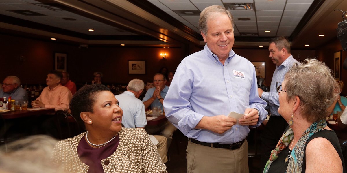 Democrat Doug Jones campaigns for the U.S. Senate in Alabama. (Photo: AP)