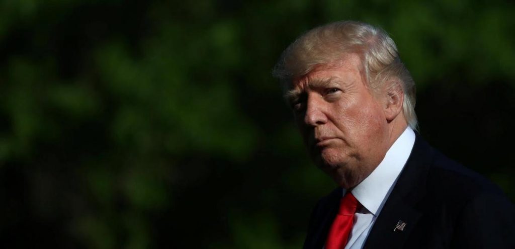 U.S. President Donald Trump walks from Marine One as he returns from a day trip to Atlanta on the South Lawn of the White House in Washington, U.S., April 28, 2017. (Photo: Reuters)