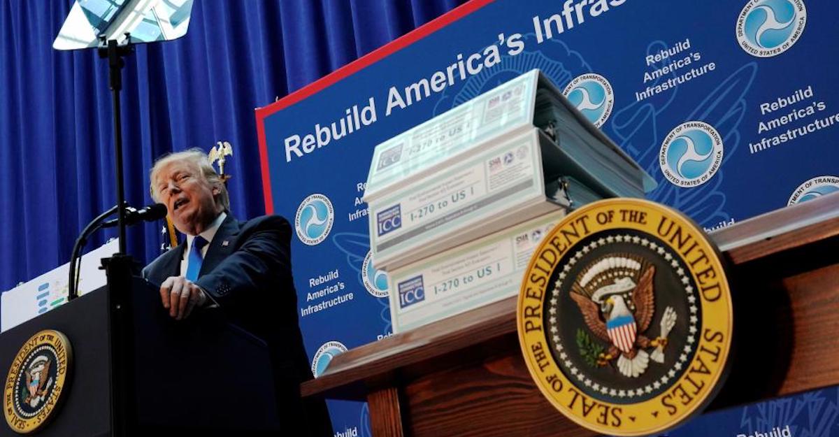 U.S. President Donald Trump delivers remarks on infrastructure improvements, at the Department of Transportation in Washington, U.S. June 9, 2017. (Photo: Reuters)