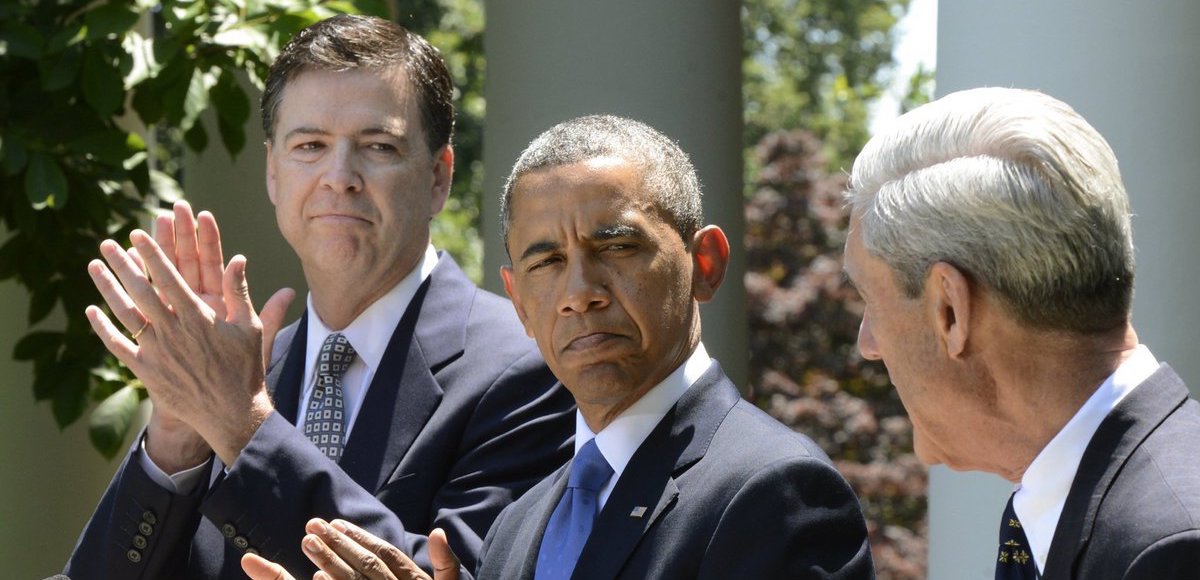 Former President Barack Obama, center at the White House with the then-incoming FBI director James Comey, left, applaud outgoing FBI Director Robert Mueller, right, Mr. Comey's mentor and personal friend. (Photo: AP)