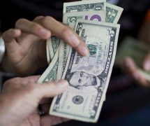 Consumer Spending and Consumer Sentiment. (Photo: AP)