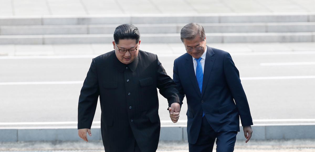 South Korean President Moon Jae-in and North Korean leader Kim Jong Un meet in the truce village of Panmunjom inside the demilitarized zone separating the two Koreas, South Korea, April 27, 2018. (Photo: Korea Summit Press Pool/Pool via Reuters)