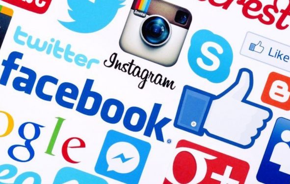 Social media graphic concept. (Photo: AdobeStock)