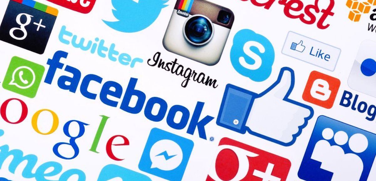 Social media graphic concept. (Photo: AdobeStock)