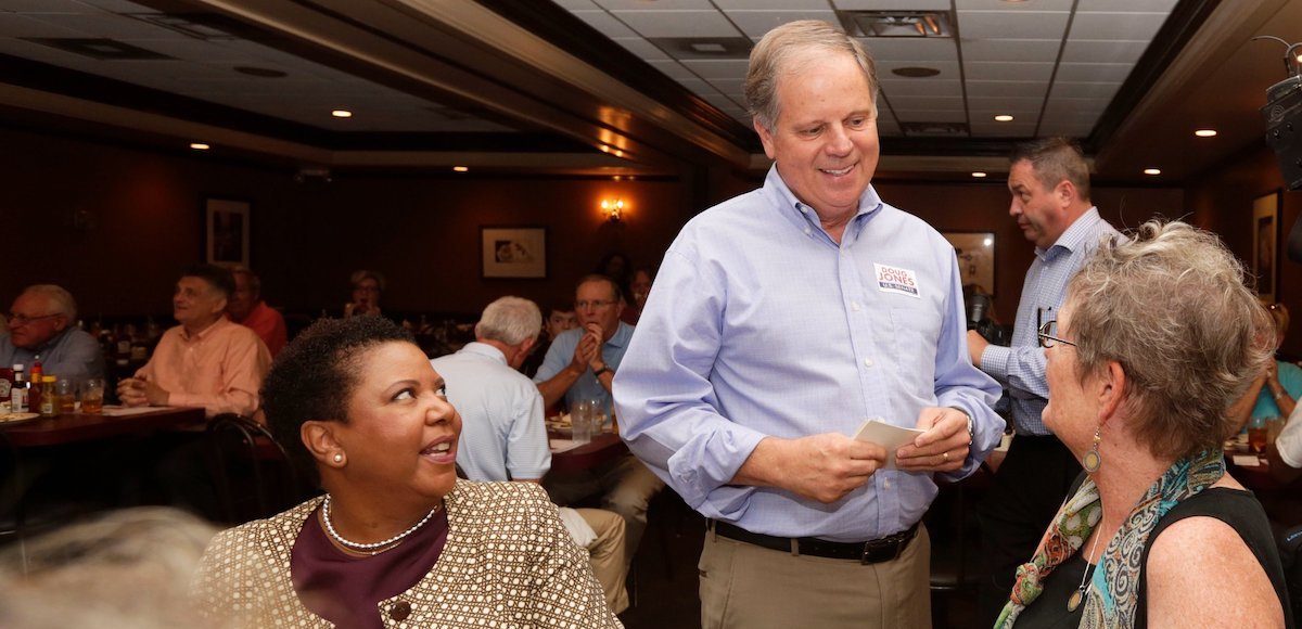 Democrat Doug Jones campaigns for the U.S. Senate in Alabama. (Photo: AP)