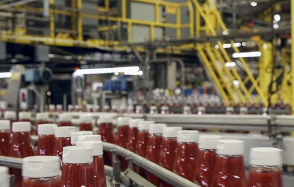 A manufacturing assembly line at the Heinz factory in Pittsburgh, Pennsylvania. (Photo: Courtesy of Heinz)