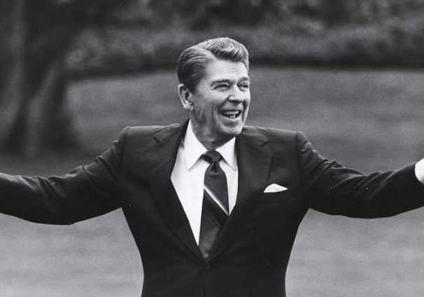 President Ronald Reagan waving to well-wishers on the south lawn of the White House on April 25, 1986. (Photo: Reuters)