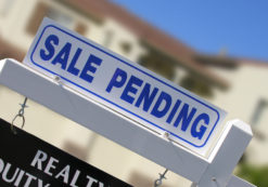 A photo of a home pending for sale with sale pending on a realty sign. (Photo: AdobeStock)