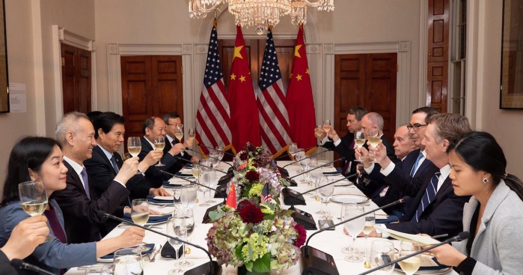 Robert Lighthizer along with Chinese Vice Premier Liu He and the Chinese delegation at a working dinner last night during the 13th round of trade negotiations. (Photo: Official White House photo by Keegan Barber)